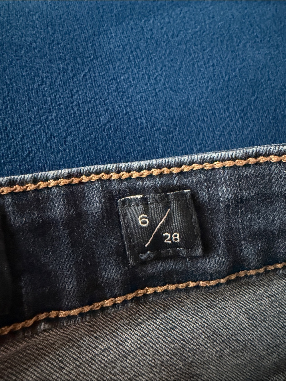 Lucky Brand Classic Dark Blue Wonens Jeans - Size 6/28